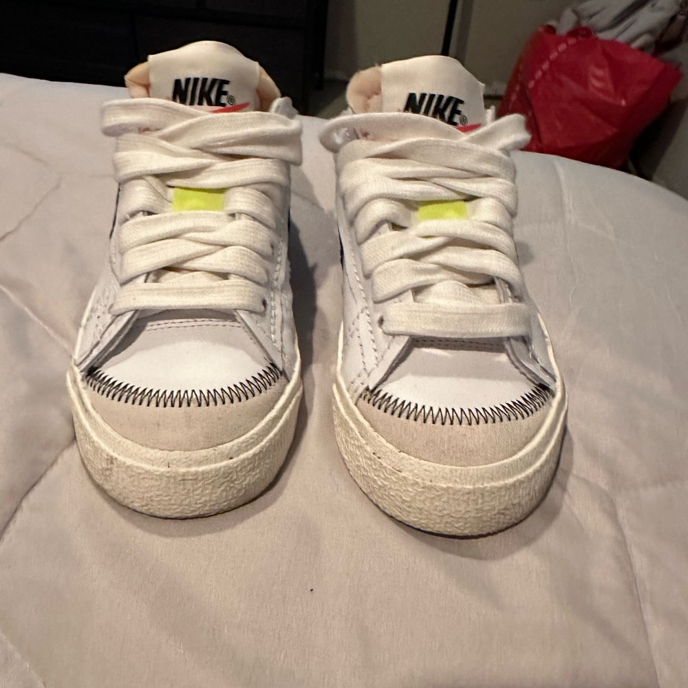 Nike blazers 77 low top